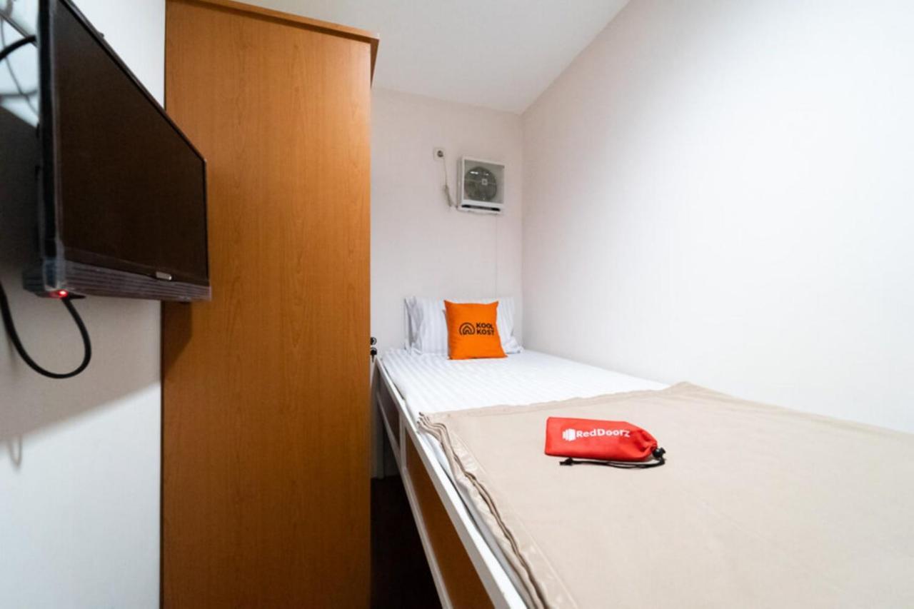 คูลคอสต์ ชาเรียะฮ์ แอท เกบน กาจัง 3 สตรีท Hotel จาการ์ตา ภายนอก รูปภาพ