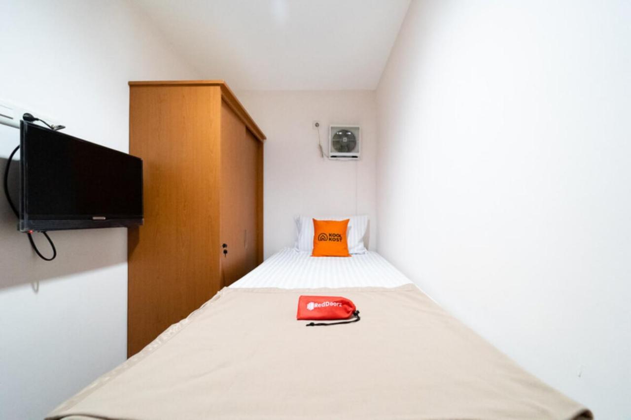 คูลคอสต์ ชาเรียะฮ์ แอท เกบน กาจัง 3 สตรีท Hotel จาการ์ตา ภายนอก รูปภาพ
