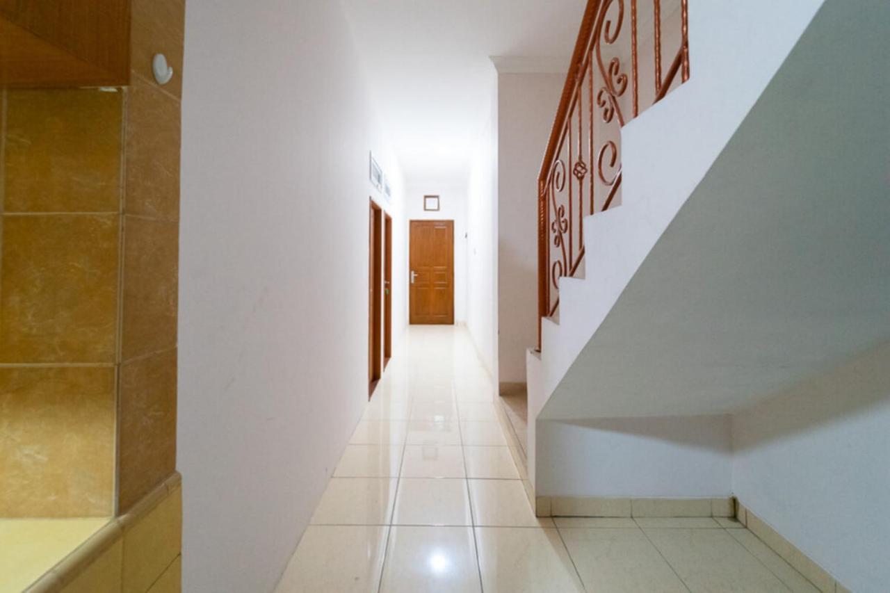 คูลคอสต์ ชาเรียะฮ์ แอท เกบน กาจัง 3 สตรีท Hotel จาการ์ตา ภายนอก รูปภาพ
